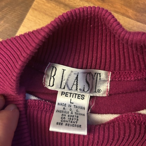 Vintage Pink and White Sweater - Picture 3 of 4